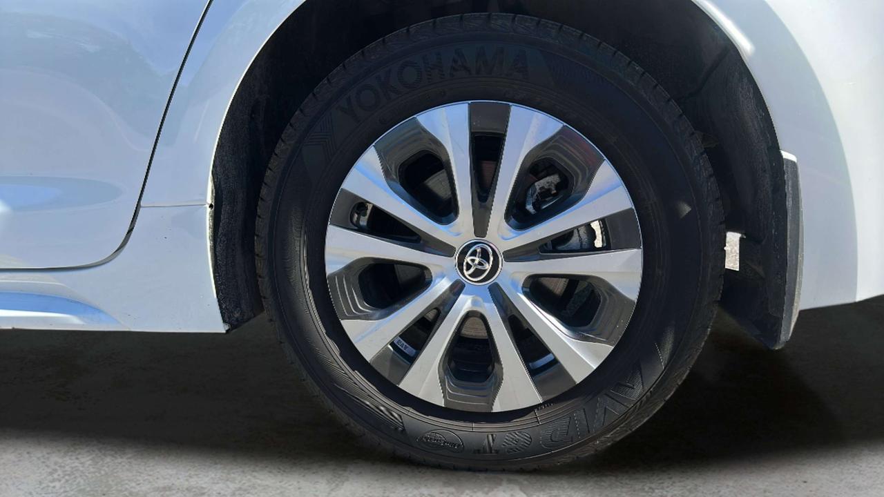 2025 Toyota Corolla LE Photo