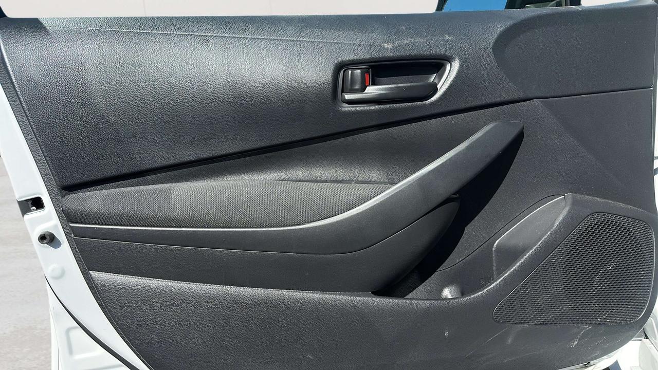 2025 Toyota Corolla LE Photo