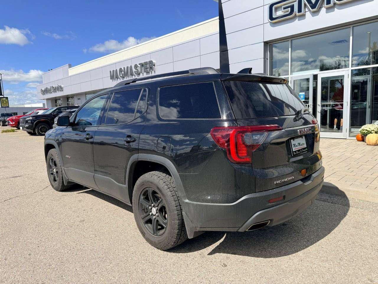 2023 GMC Acadia AT4, 3.6L V6, AWD, ALLOYS, LEATHER, 6-PASSENGER, 1-OWNER, MACMASTER ORIGINAL, CERTIFIED PREOWNED! Photo