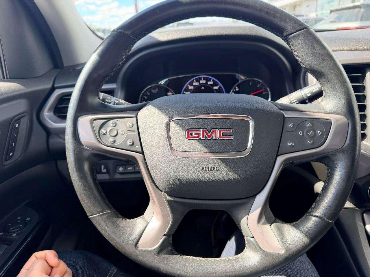 2023 GMC Acadia AT4, 3.6L V6, AWD, ALLOYS, LEATHER, 6-PASSENGER, 1-OWNER, MACMASTER ORIGINAL, CERTIFIED PREOWNED! Photo