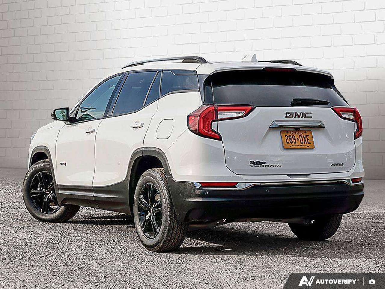 2022 GMC Terrain 1.5L 4-CYL, AWD, ALLOYS, LEATHER, SUNROOF, BOSE, 1-OWNER, MACMASTER ORIGINAL, CERTIFIED PREOWNED! Photo2
