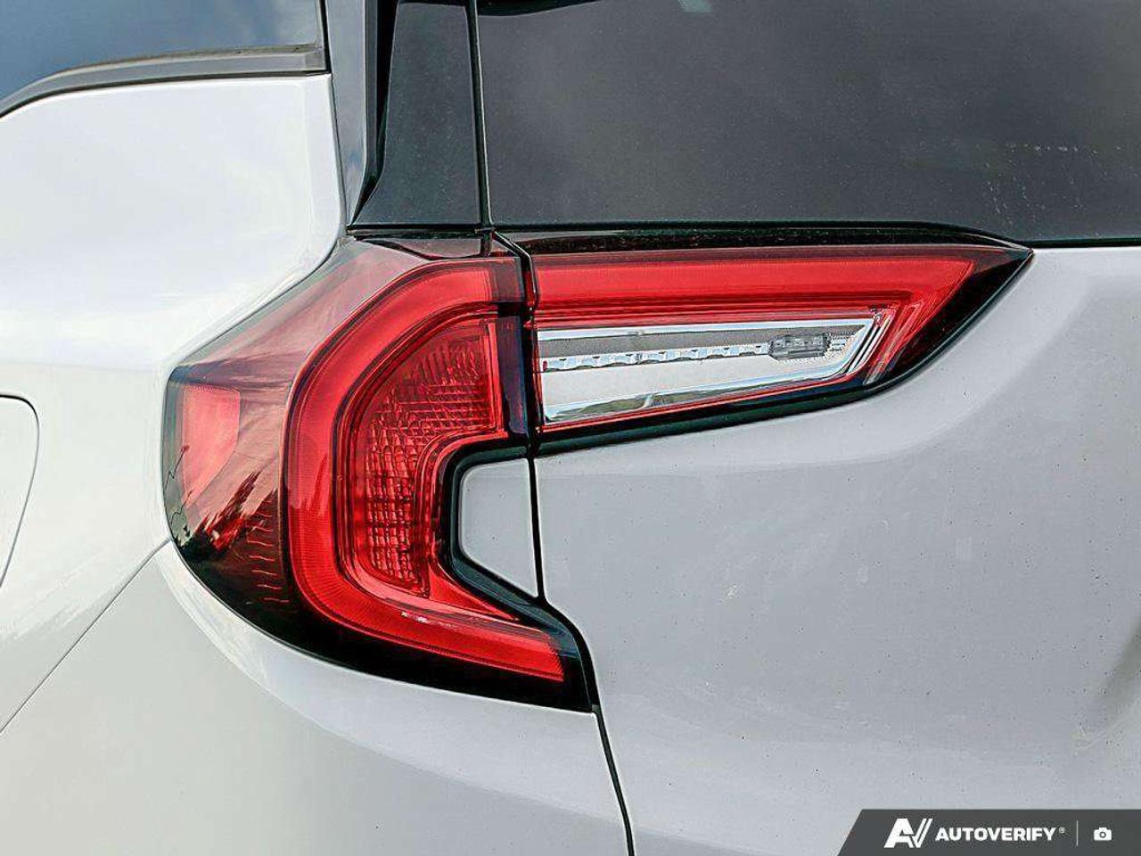 2022 GMC Terrain 1.5L 4-CYL, AWD, ALLOYS, LEATHER, SUNROOF, BOSE, 1-OWNER, MACMASTER ORIGINAL, CERTIFIED PREOWNED! Photo