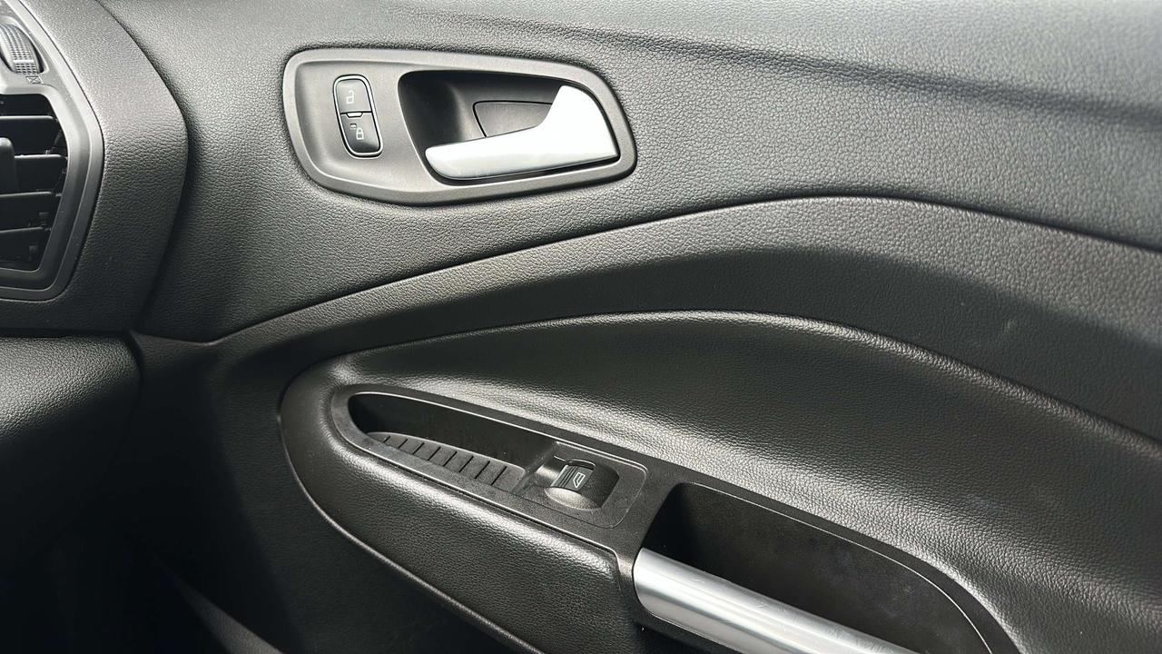 2017 Ford Escape SE Photo