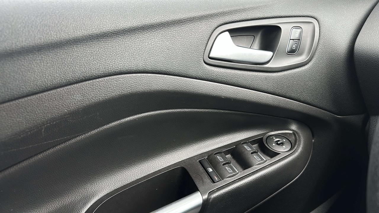 2017 Ford Escape SE Photo