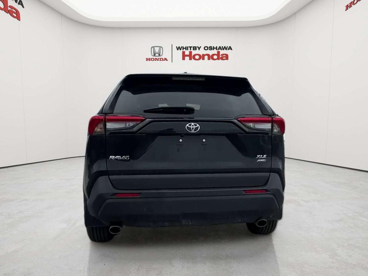 2025 Toyota RAV4 XLE Photo