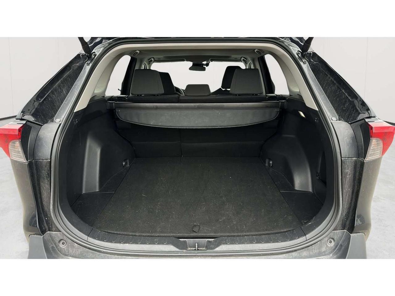 2025 Toyota RAV4 XLE Photo