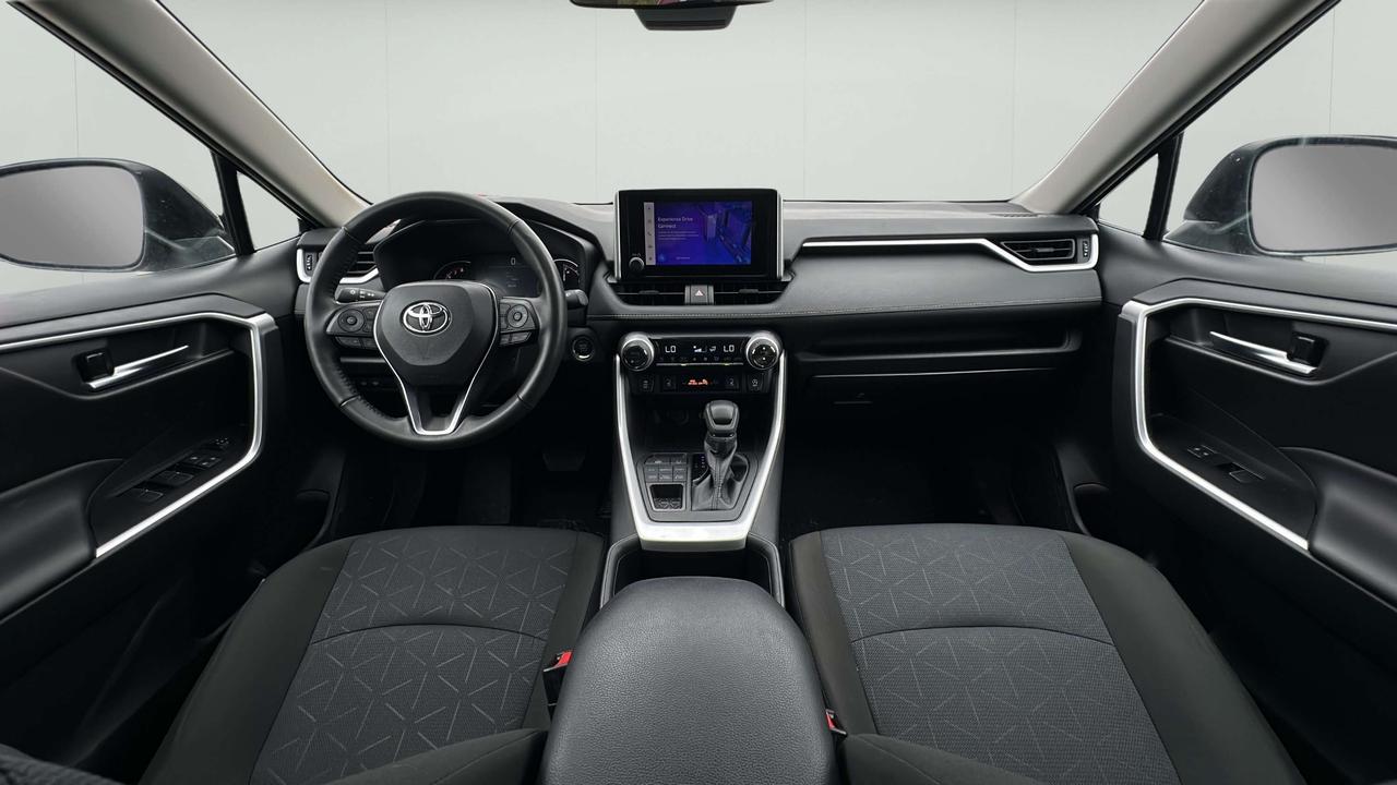 2025 Toyota RAV4 XLE Photo