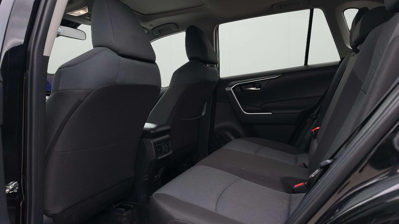 2025 Toyota RAV4 XLE Photo