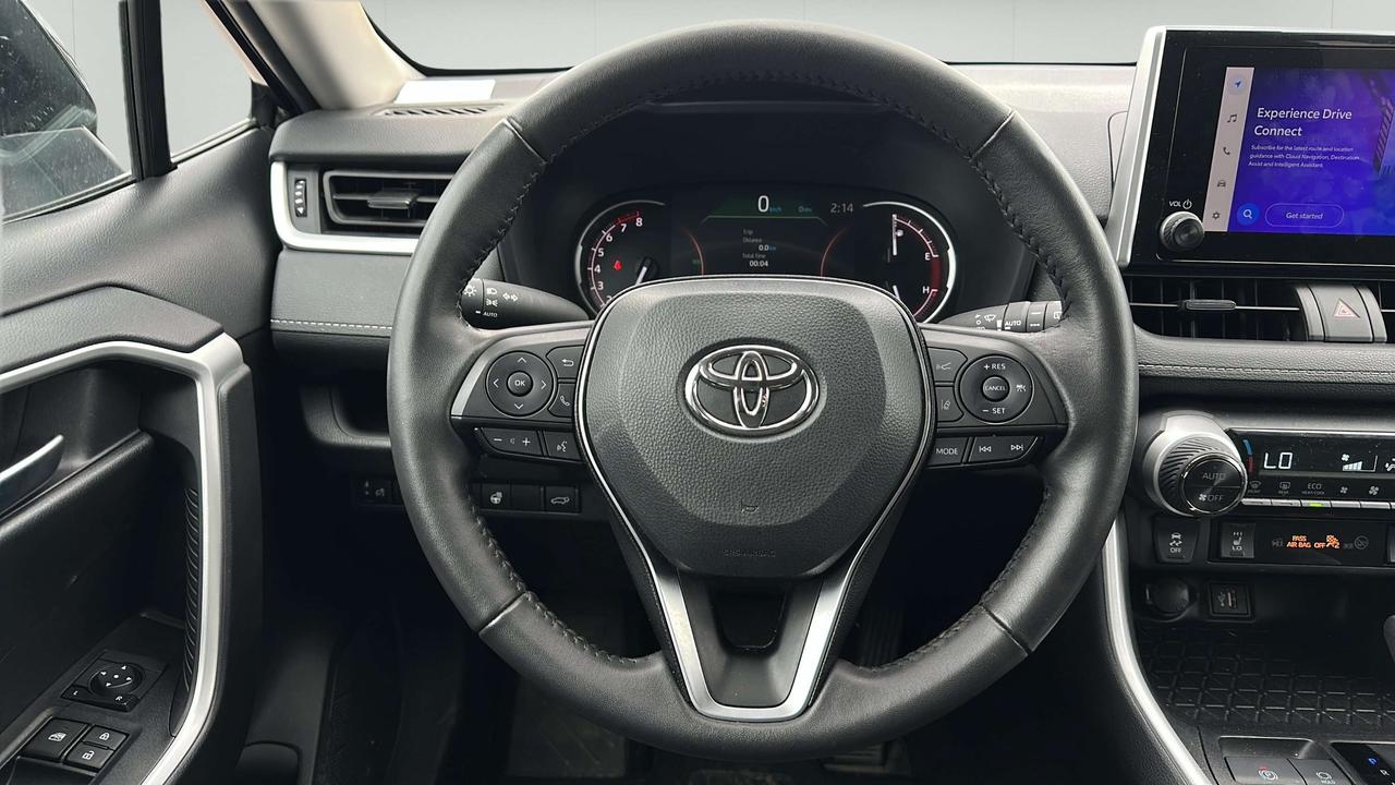 2025 Toyota RAV4 XLE Photo
