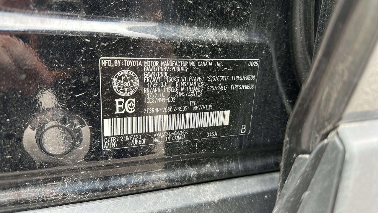 2025 Toyota RAV4 XLE Photo