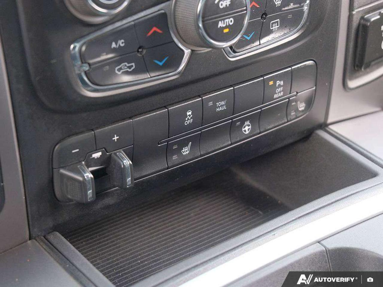 2021 RAM 1500 WARLOCK, 5.7L HEMI V8, 4X4, ALLOYS, NAV, 1-OWNER, CERTIFIED PREOWNED! Photo