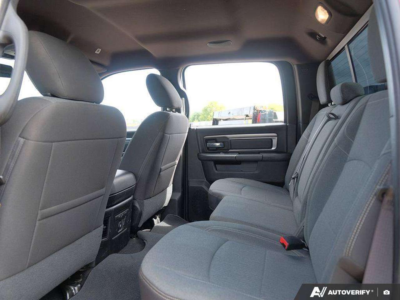 2021 RAM 1500 WARLOCK, 5.7L HEMI V8, 4X4, ALLOYS, NAV, 1-OWNER, CERTIFIED PREOWNED! Photo