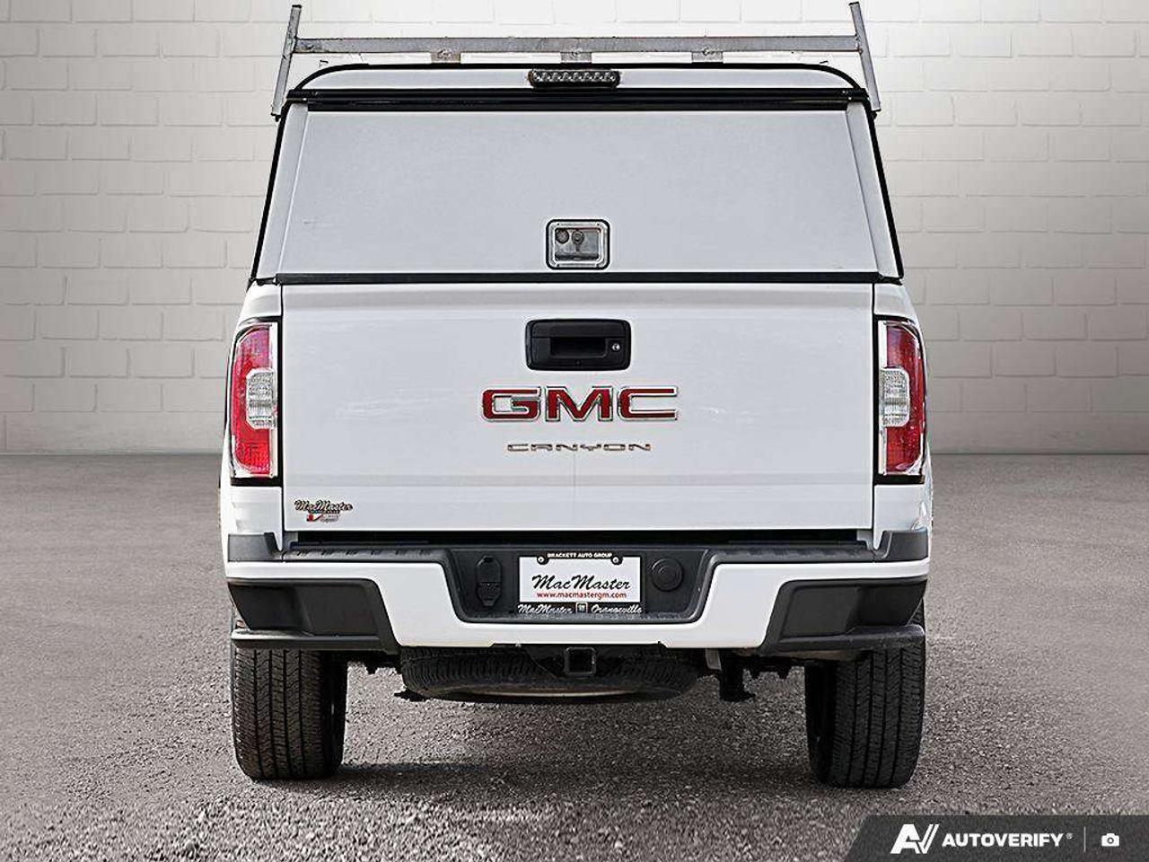 2022 GMC Canyon 3.6L V6, 4X4, ALLOYS, CLOTH, 1-OWNER, MACMASTER ORIGINAL, CERTIFIED AS-TRADED! Photo