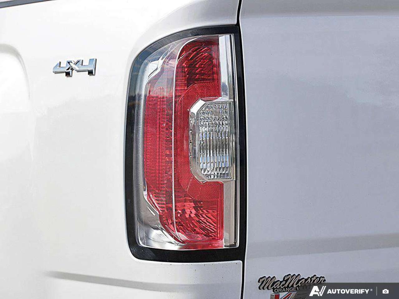 2022 GMC Canyon 3.6L V6, 4X4, ALLOYS, CLOTH, 1-OWNER, MACMASTER ORIGINAL, CERTIFIED AS-TRADED! Photo