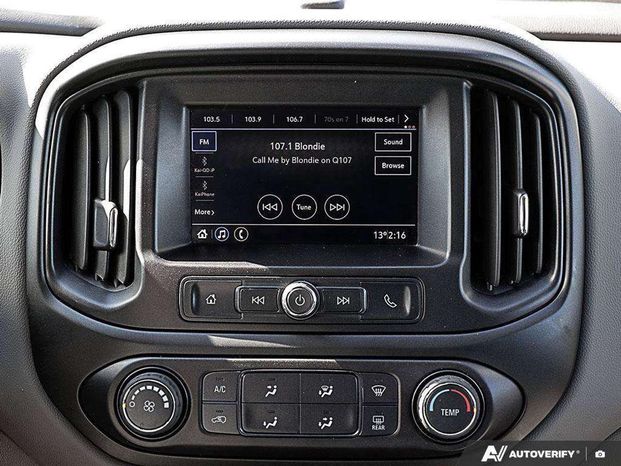 2022 GMC Canyon 3.6L V6, 4X4, ALLOYS, CLOTH, 1-OWNER, MACMASTER ORIGINAL, CERTIFIED AS-TRADED! Photo