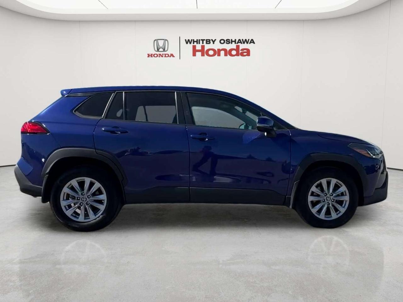 2023 Toyota Corolla Cross LE Photo