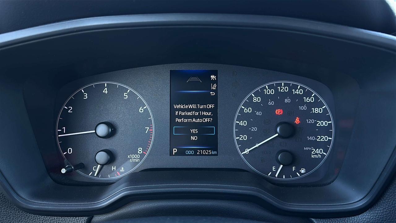 2023 Toyota Corolla Cross LE Photo