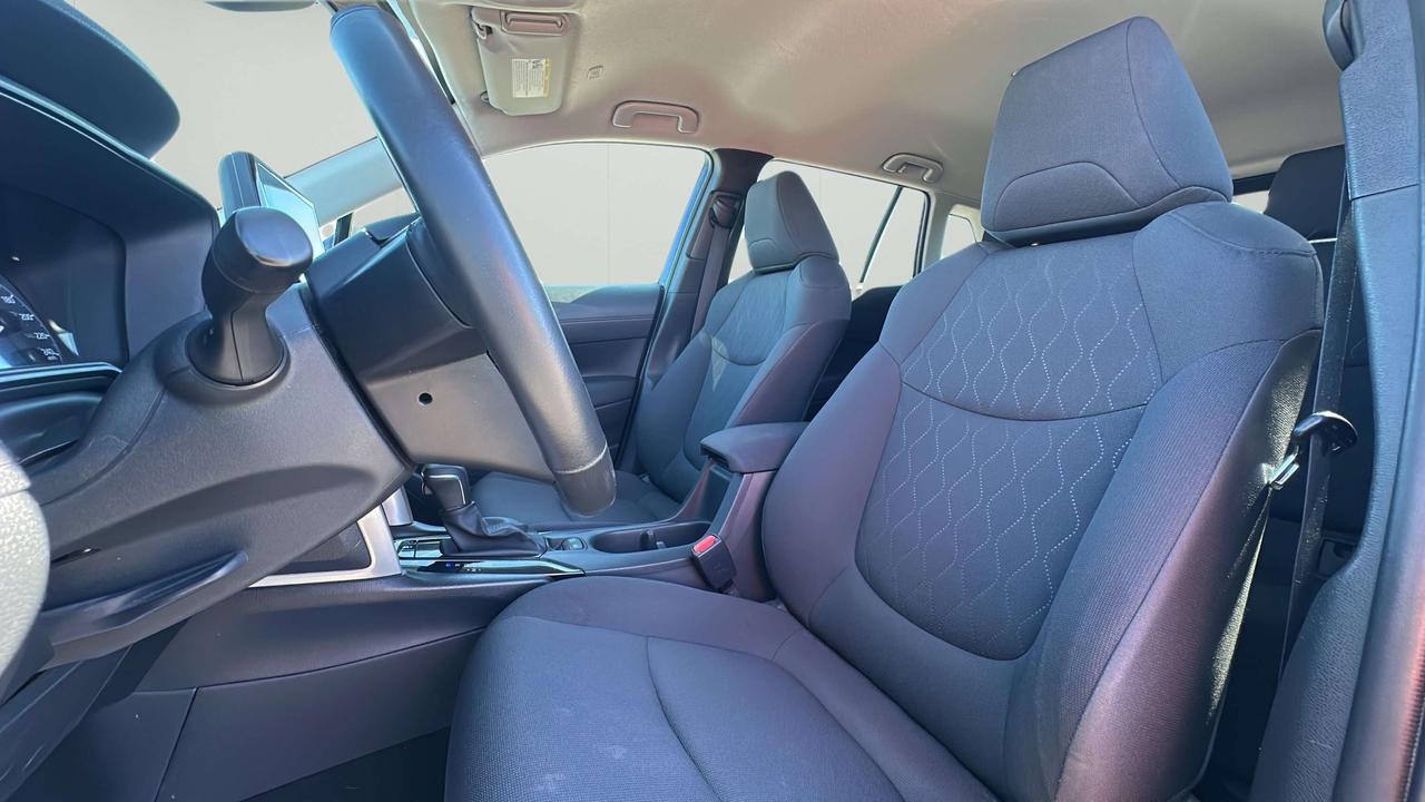 2023 Toyota Corolla Cross LE Photo