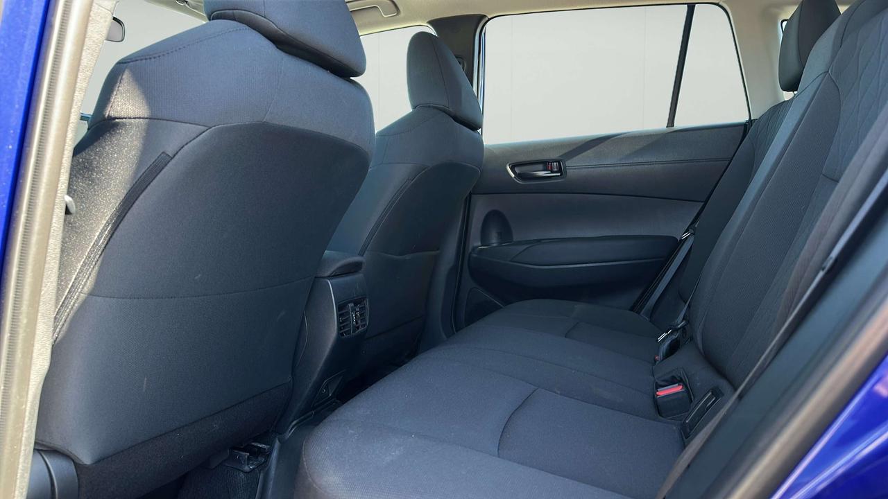 2023 Toyota Corolla Cross LE Photo