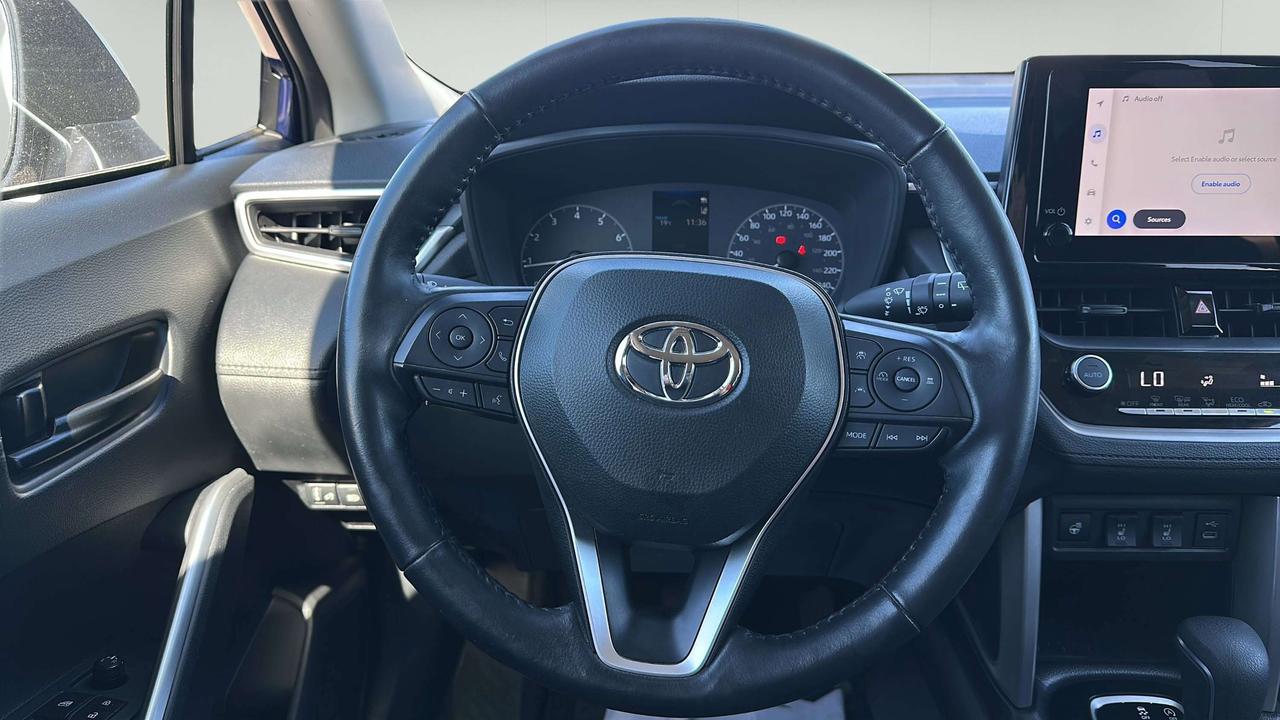 2023 Toyota Corolla Cross LE Photo
