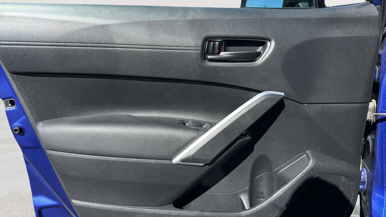 2023 Toyota Corolla Cross LE Photo