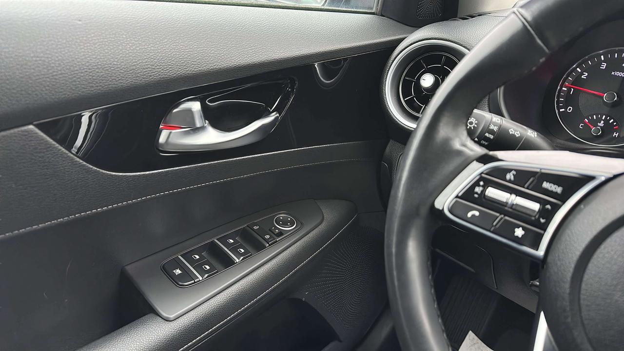 2022 Kia Forte EX Photo
