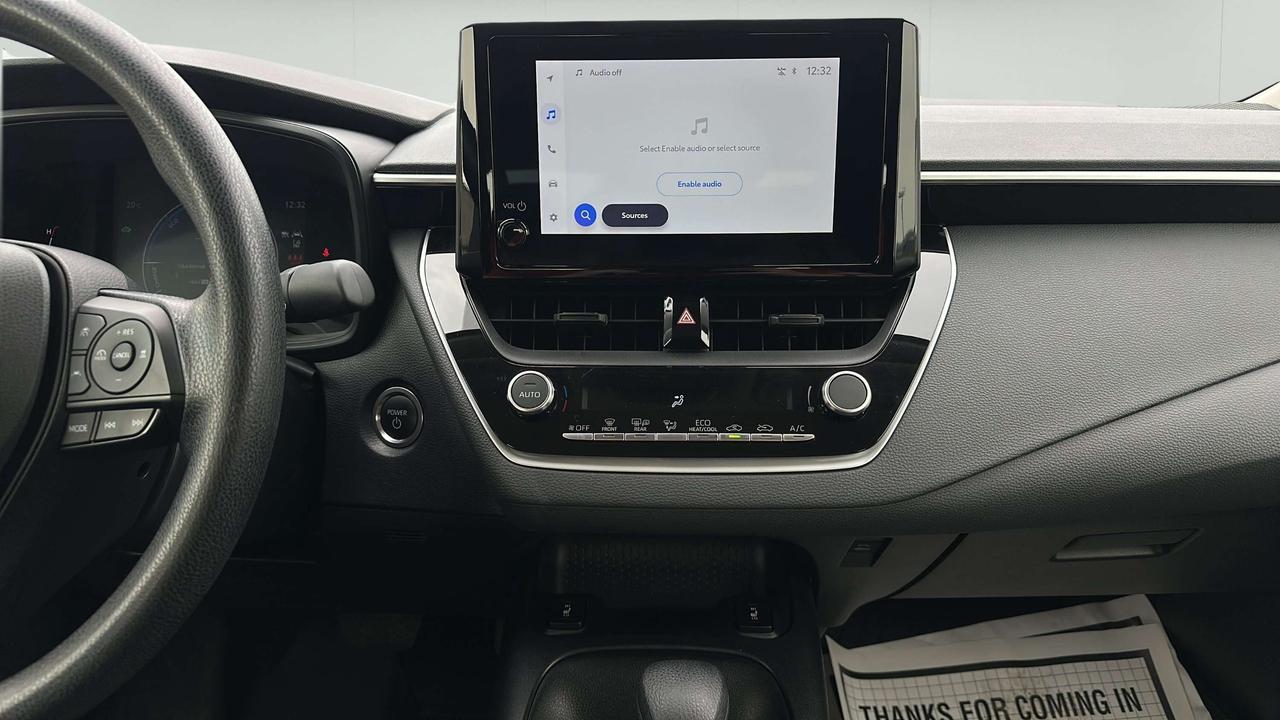 2025 Toyota Corolla LE Photo