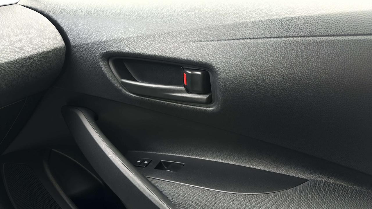 2025 Toyota Corolla LE Photo