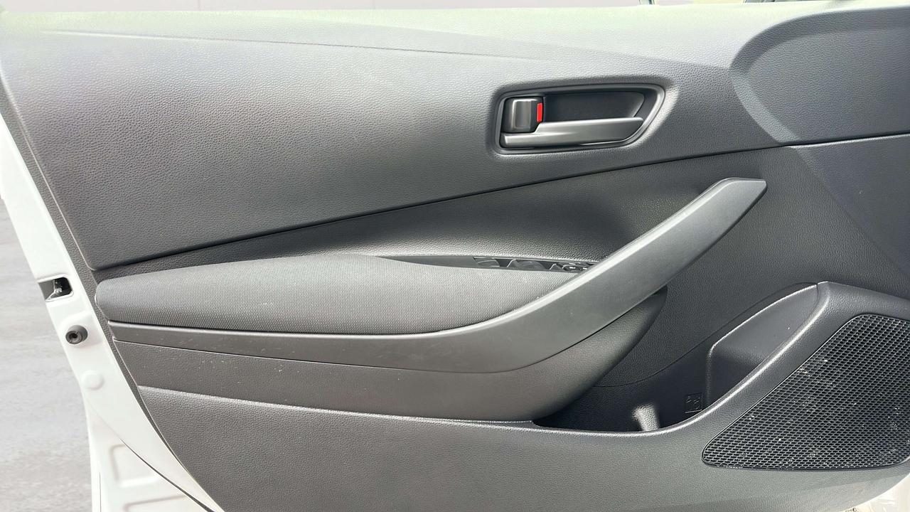 2025 Toyota Corolla LE Photo