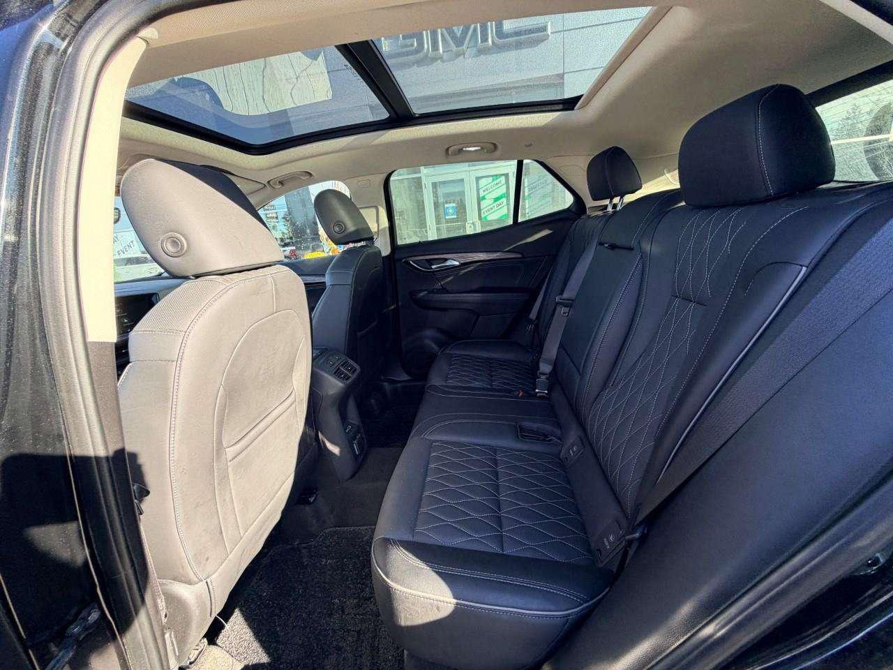 2023 Buick Envision AVENIR, 2.0L 4-CYL, AWD, ALLOYS, LEATHER, BOSE, NAV, 1-OWNER, MACMASTER ORIGINAL, CERTIFIED PREOWNED! Photo