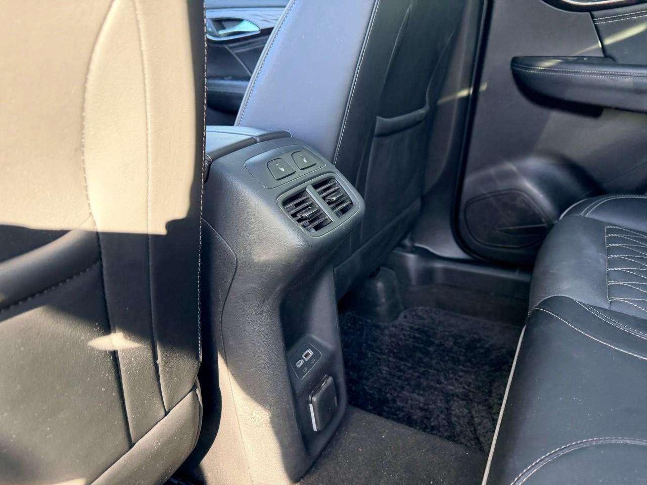 2023 Buick Envision AVENIR, 2.0L 4-CYL, AWD, ALLOYS, LEATHER, BOSE, NAV, 1-OWNER, MACMASTER ORIGINAL, CERTIFIED PREOWNED! Photo