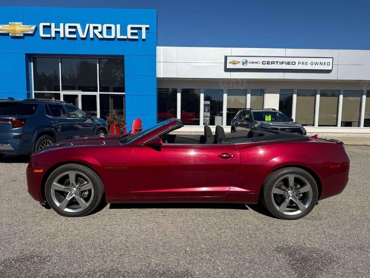 2011 Chevrolet Camaro CONVERTIBLE. 6 SPEED MANUAL TRANSMISSION. 20 INCH ALUMINUM WHEELS. RALLY SPORT PKG. CERTIFIED. Photo