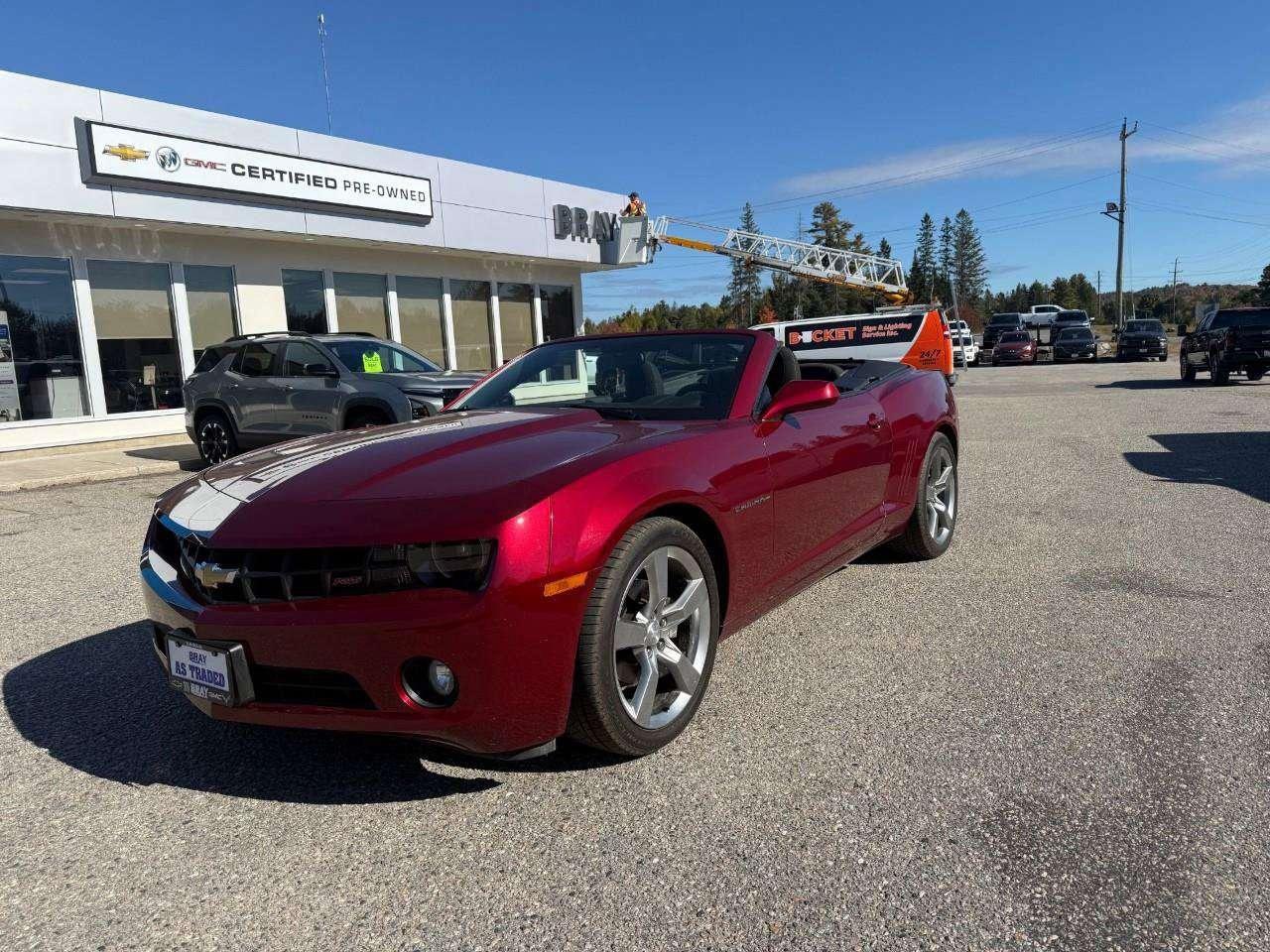 2011 Chevrolet Camaro CONVERTIBLE. 6 SPEED MANUAL TRANSMISSION. 20 INCH ALUMINUM WHEELS. RALLY SPORT PKG. CERTIFIED. Photo0
