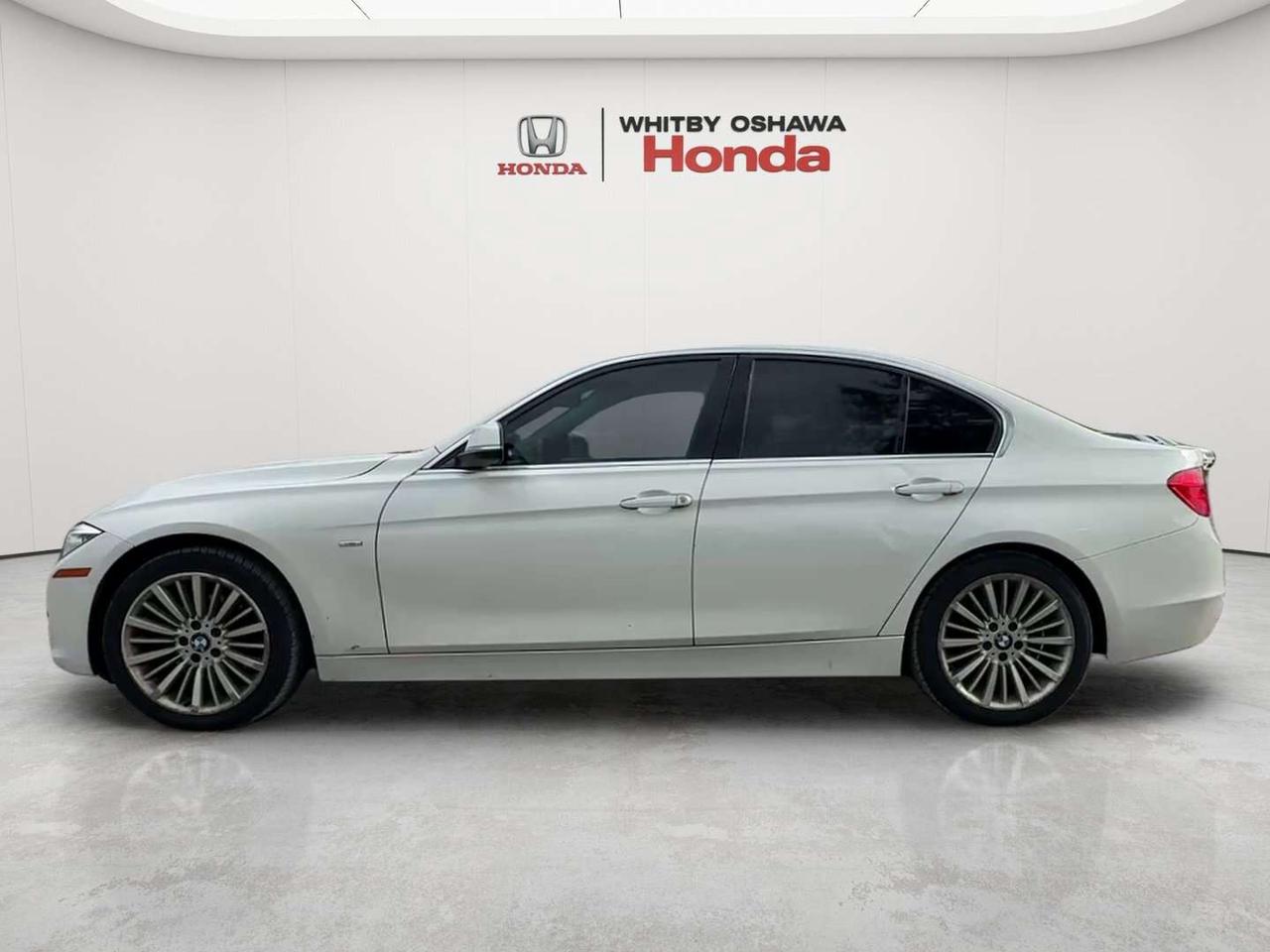 2013 BMW 3 Series 328i xDrive Photo2