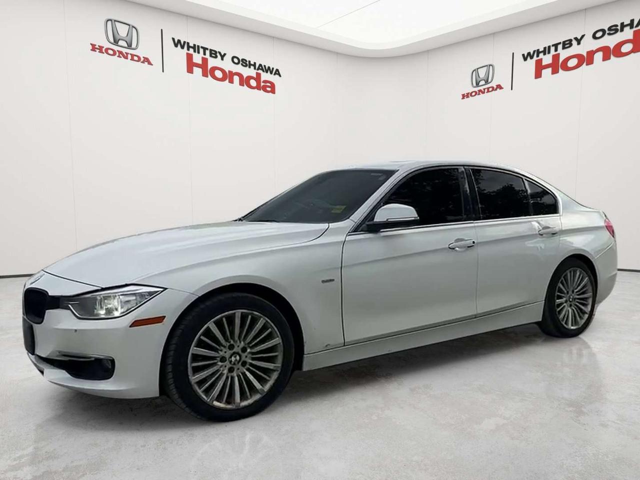 2013 BMW 3 Series 328i xDrive Photo1