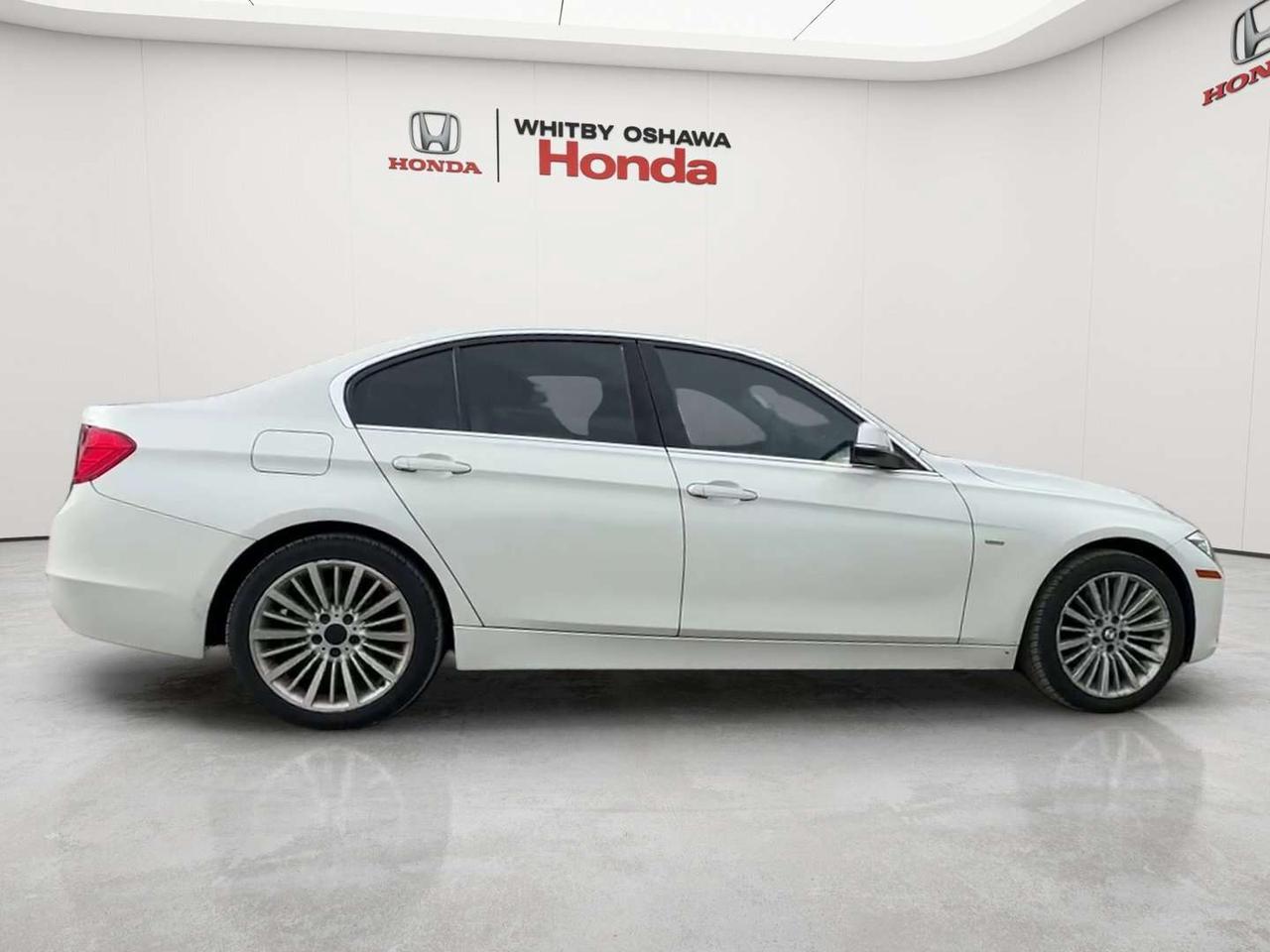 2013 BMW 3 Series 328i xDrive Photo