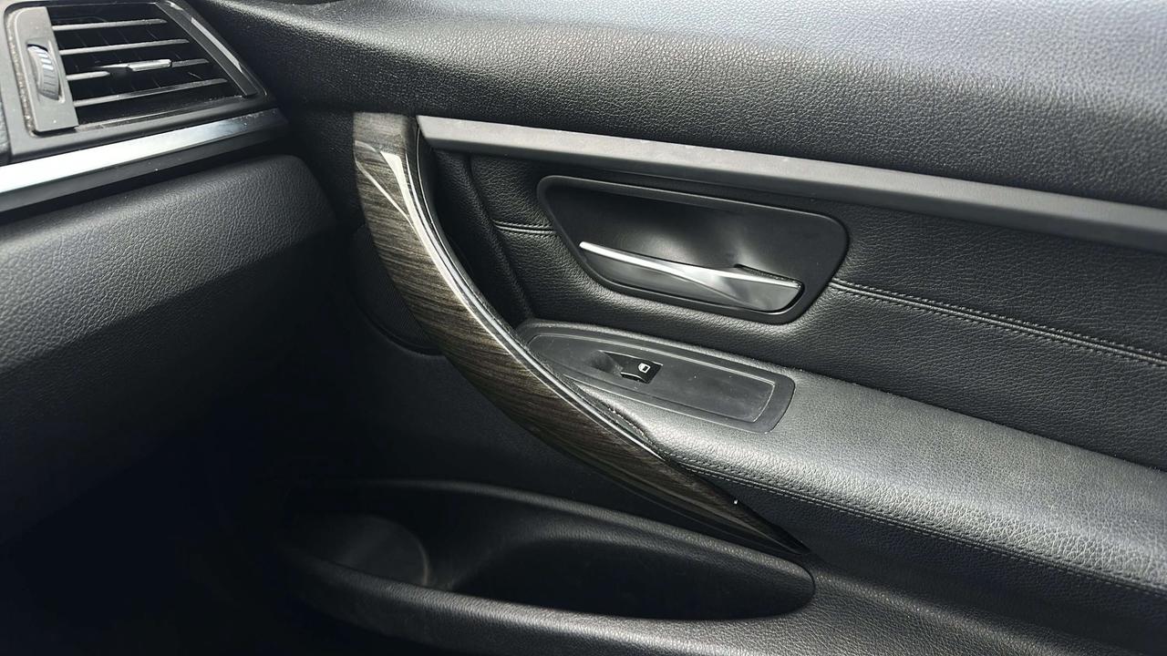 2013 BMW 3 Series 328i xDrive Photo
