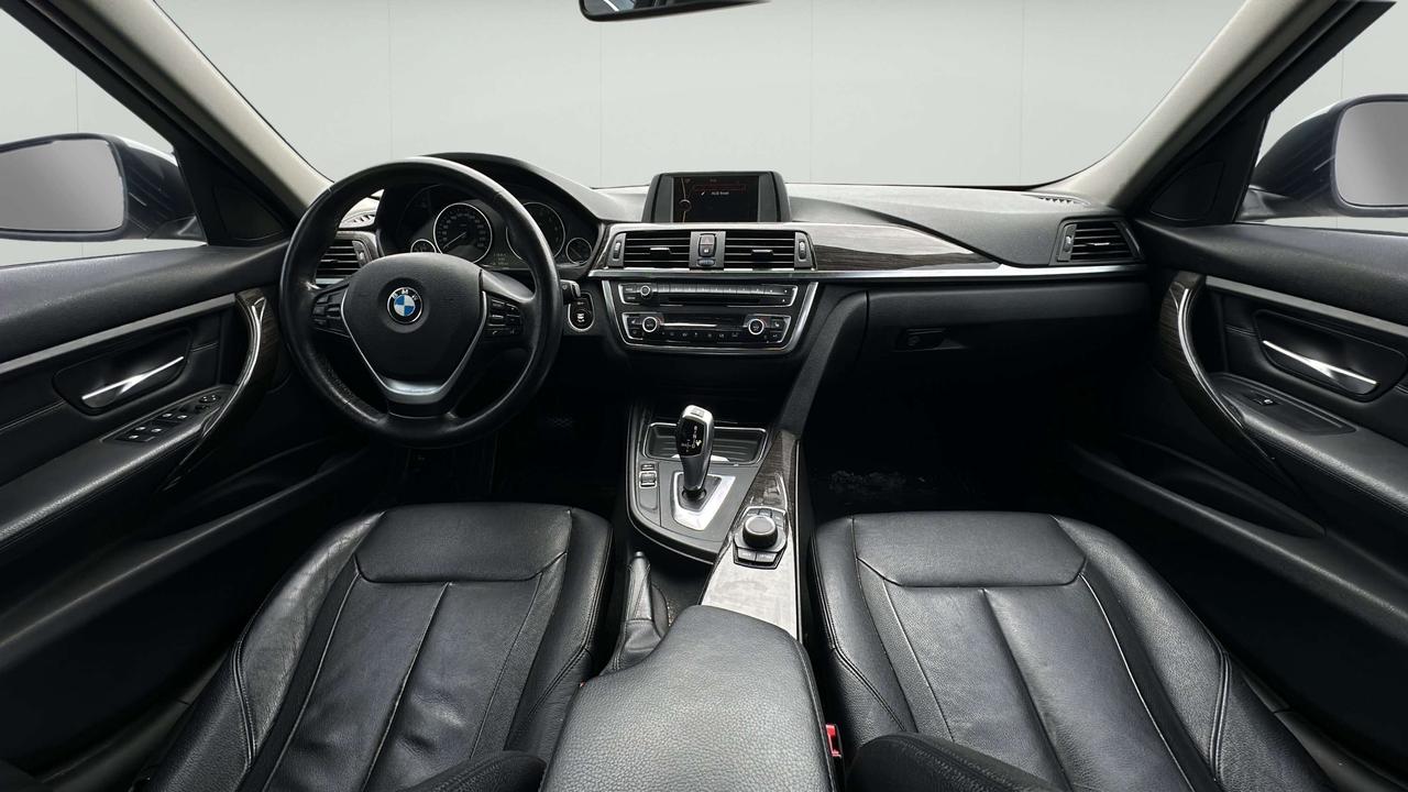2013 BMW 3 Series 328i xDrive Photo