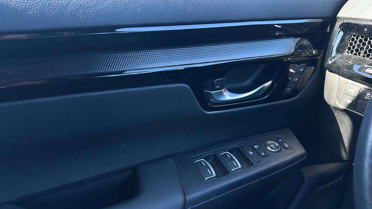 2024 Honda CR-V Touring Photo