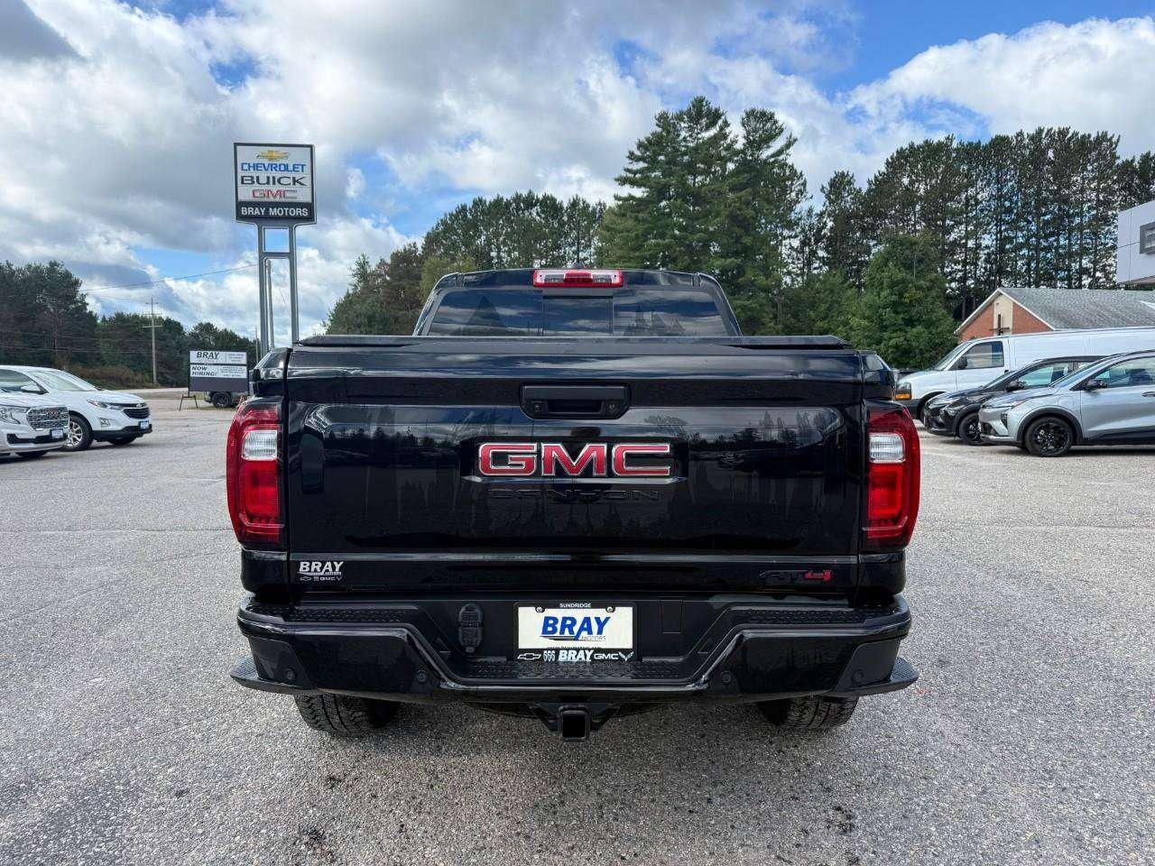 2024 GMC Canyon AT4 PREMIUM PKG. PROGRADE TRAILERING PKG. TECH PLUS PKG. RUNNING BOARDS. TONNEAU. Photo