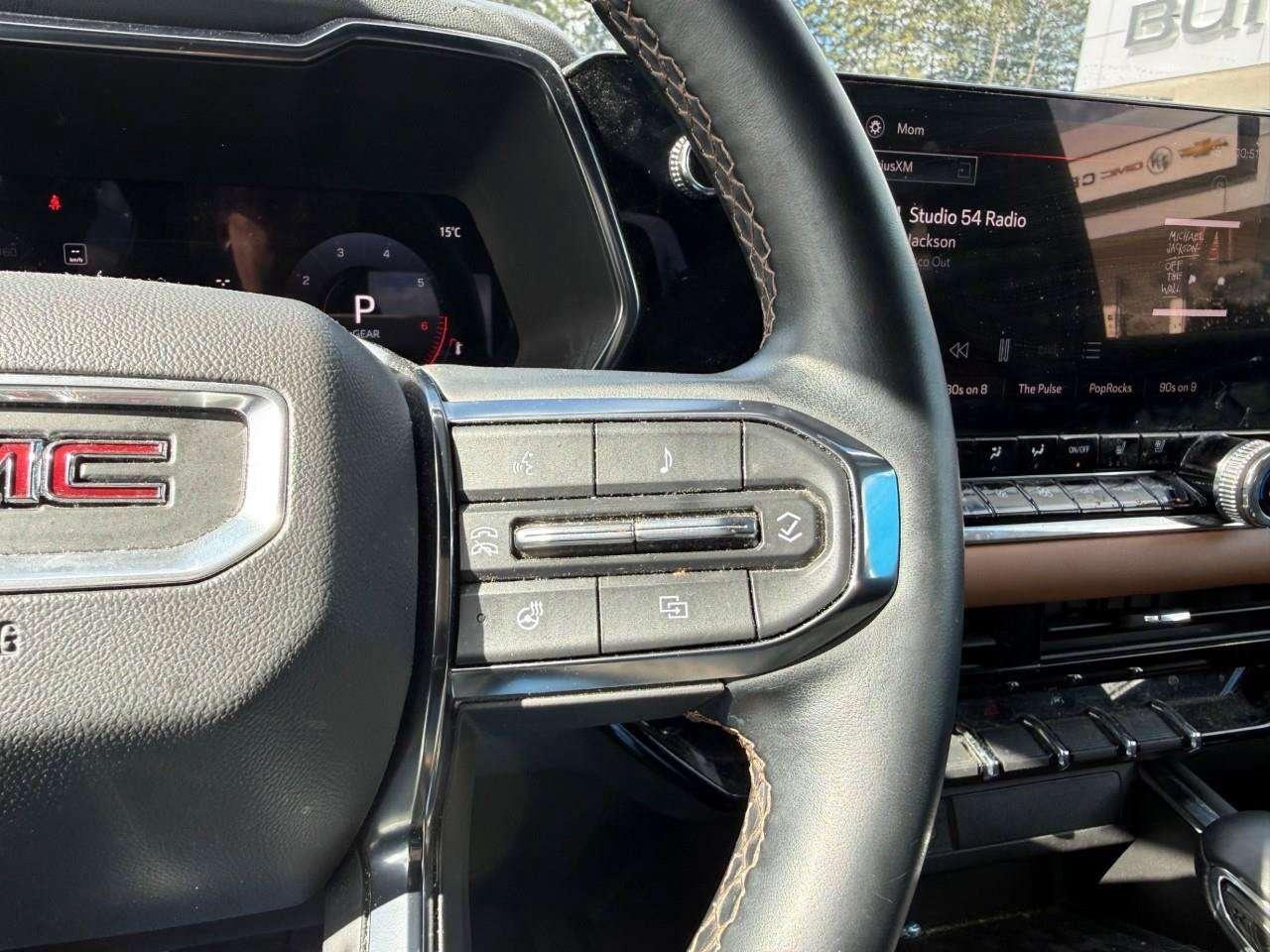 2024 GMC Canyon AT4 PREMIUM PKG. PROGRADE TRAILERING PKG. TECH PLUS PKG. RUNNING BOARDS. TONNEAU. Photo