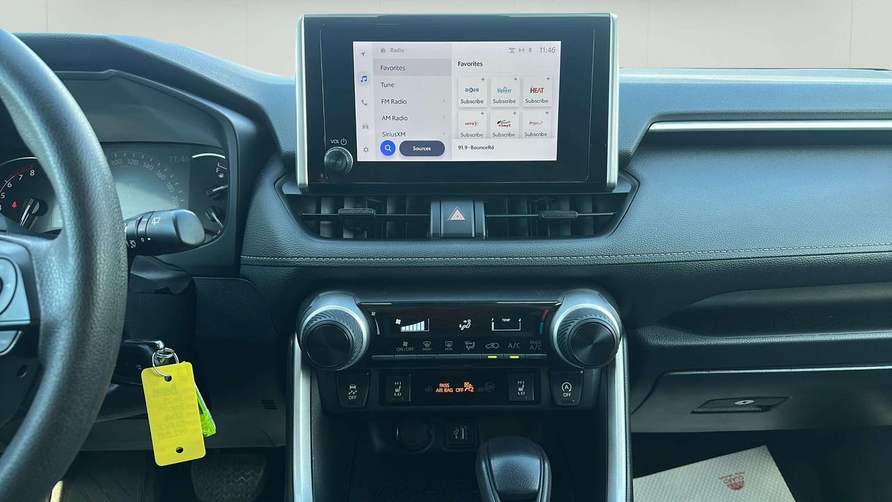 2023 Toyota RAV4 LE Photo