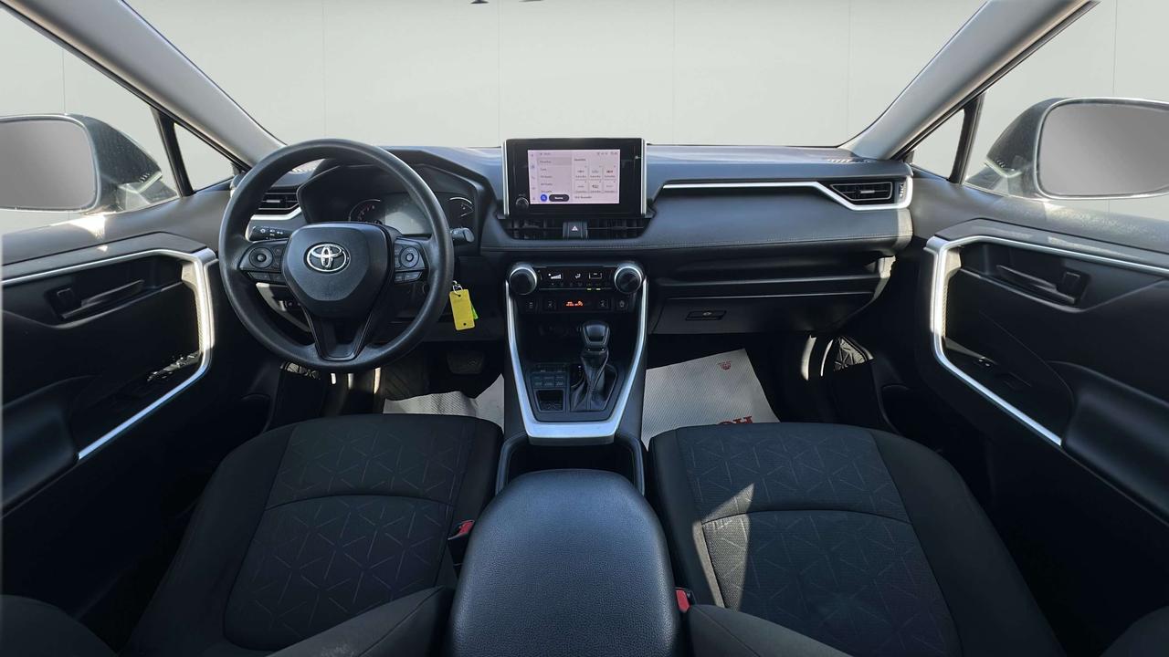 2023 Toyota RAV4 LE Photo