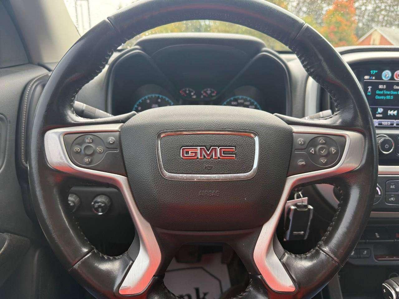 2018 GMC Canyon BRAY ORIGINAL. RUNNING BOARDS. BEDLINER. TONNEAU COVER. HEAVY DUTY TRAILERING PKG. CERTIFIED. Photo