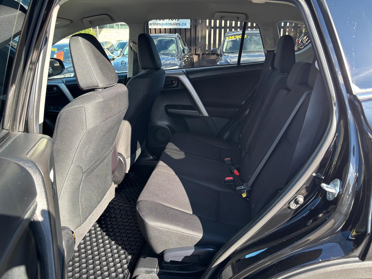 2018 Toyota RAV4 FWD LE Photo