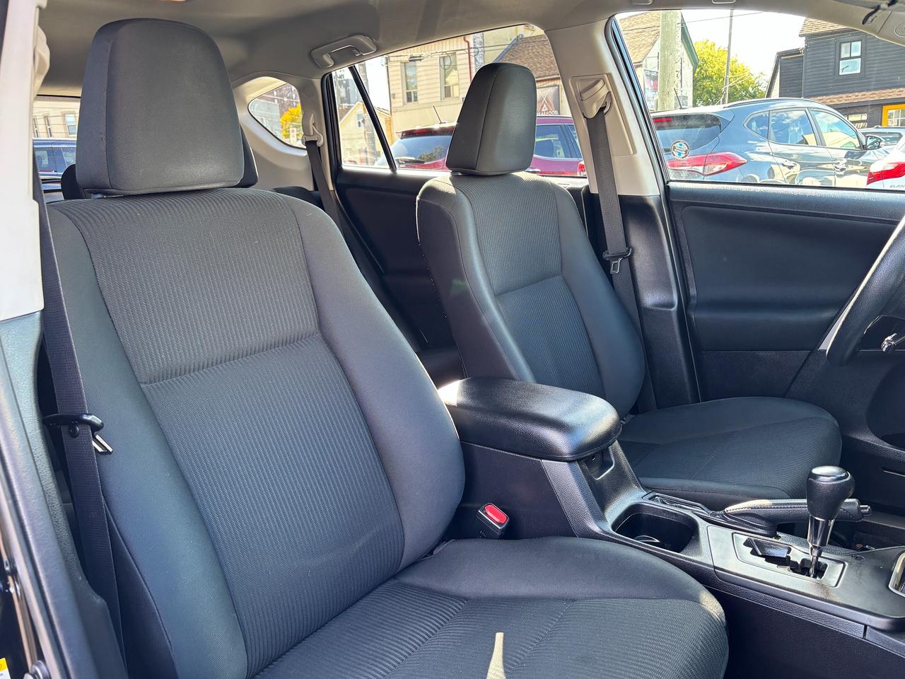 2018 Toyota RAV4 FWD LE Photo