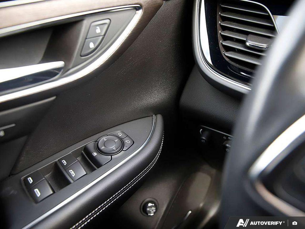 2022 Buick Envision 2.0L 4-CYL, AWD, ALLOYS, LEATHER, HUD, BOSE, 1-OWNER, MACMASTER ORIGINAL, CERTIFIED PREOWNED! Photo