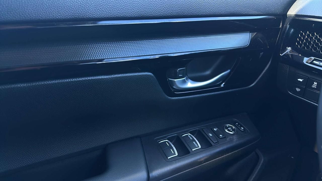 2025 Honda CR-V Sport Photo