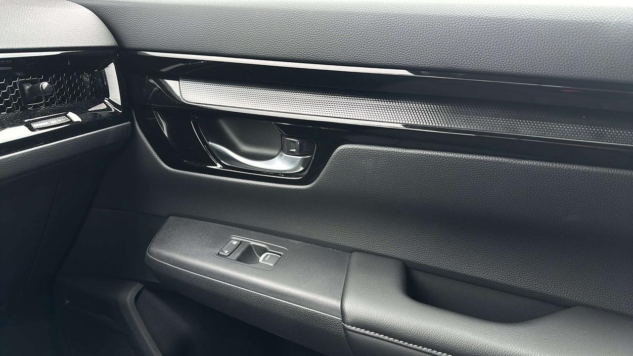 2025 Honda CR-V Sport Photo
