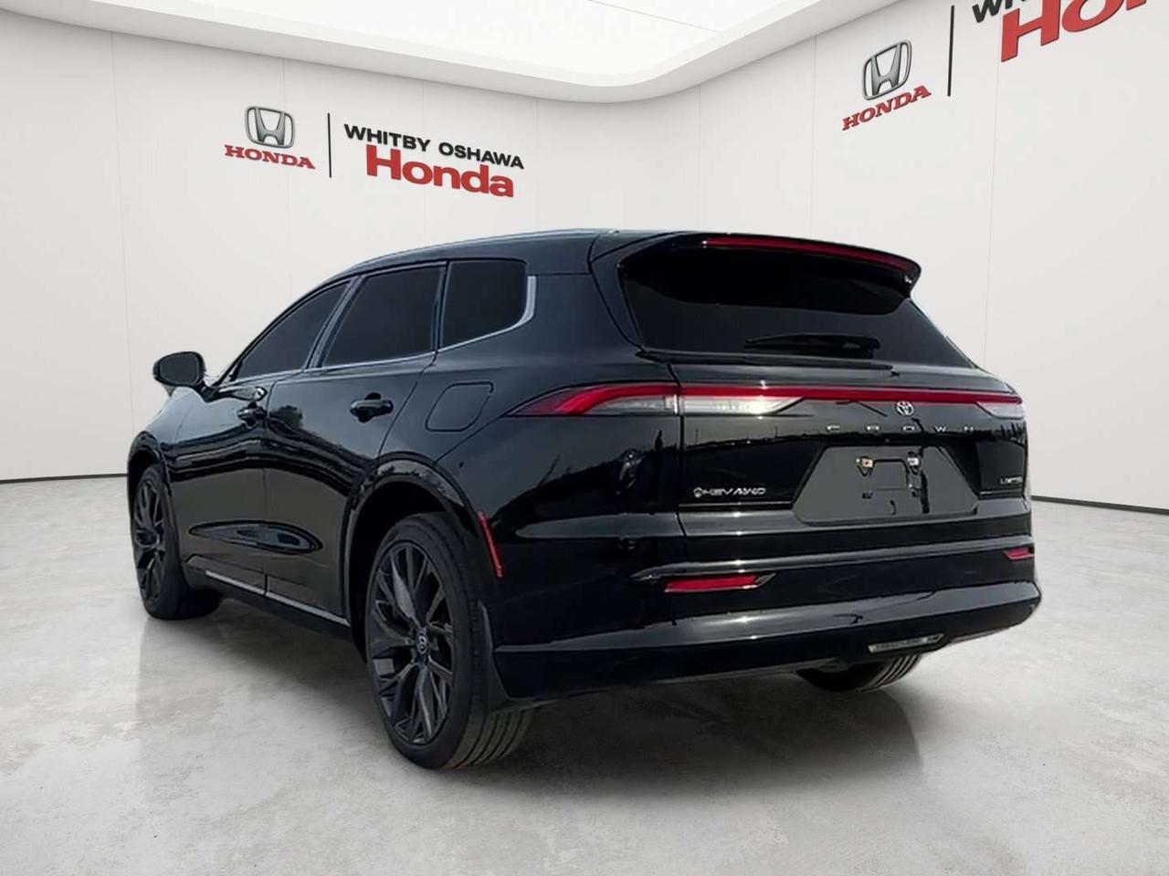 2025 Toyota Crown LIMITED Photo